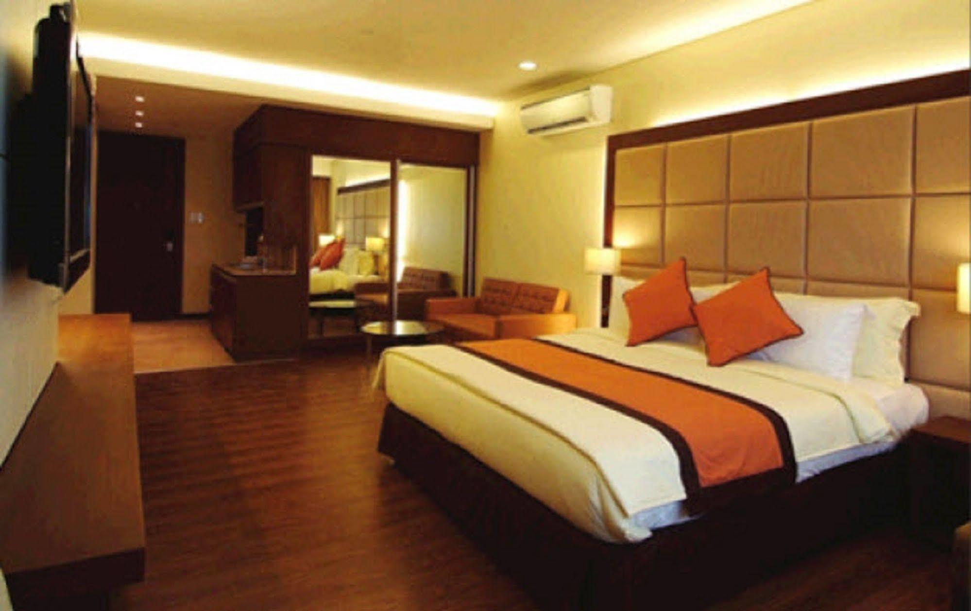 Santomas Suites Santo Tomas Kültér fotó